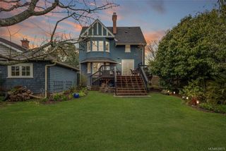 Photo 3: 1737 Hampshire Rd in Oak Bay: OB North Oak Bay House for sale : MLS®# 839871