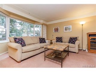 Photo 3: 425 Tipton Ave in VICTORIA: Co Wishart South House for sale (Colwood)  : MLS®# 753369