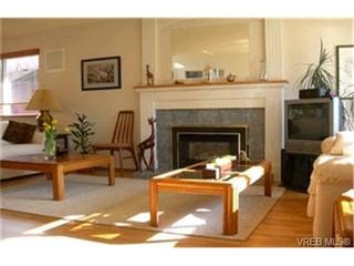 Photo 2:  in VICTORIA: SW Royal Oak House for sale (Saanich West)  : MLS®# 388545