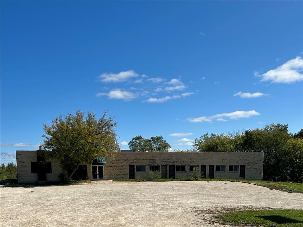Main Photo: 59 Pierson Drive in Tyndall: Industrial / Commercial / Investment for sale (R03)  : MLS®# 202320034