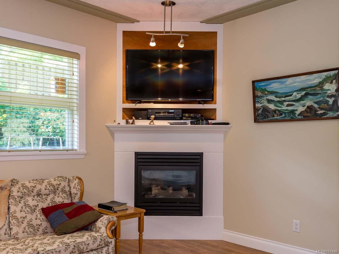 Main Photo: 8 1285 Guthrie Rd in COMOX: CV Comox (Town of) Row/Townhouse for sale (Comox Valley)  : MLS®# 787440