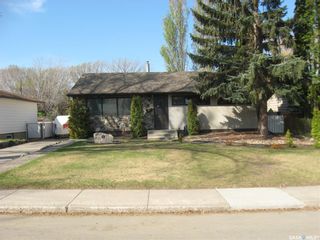 Photo 2: 22 Norman Crescent in Saskatoon: Avalon Residential for sale : MLS®# SK928490