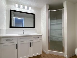 Photo 2: 304 7239 Sierra Morena Boulevard SW in Calgary: Signal Hill Apartment for sale : MLS®# A1229879