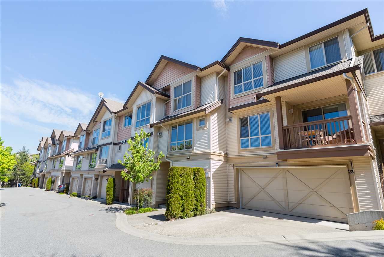 Main Photo: 20 20350 68 Avenue in Langley: Willoughby Heights Townhouse for sale in "Sunridge" : MLS®# R2265524