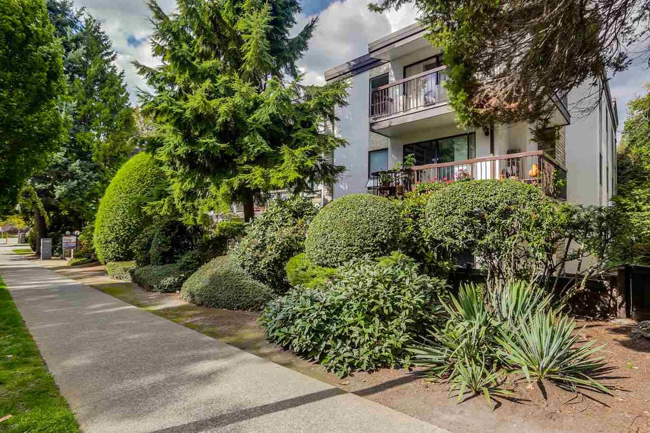 Main Photo: 310 1515 E 5TH Avenue in Vancouver: Grandview VE Condo for sale in "WOODLAND PLACE" (Vancouver East)  : MLS®# R2000836