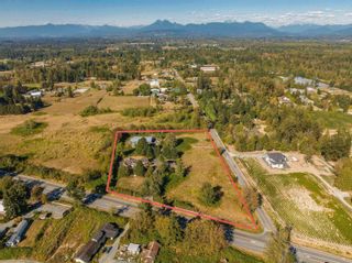 Photo 2: 25557 FRASER Highway in Langley: Salmon River House for sale : MLS®# R2724143