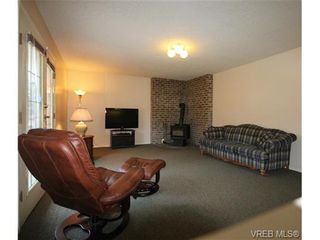 Photo 4: C 538 Cairndale Rd in VICTORIA: Co Triangle House for sale (Colwood)  : MLS®# 644031