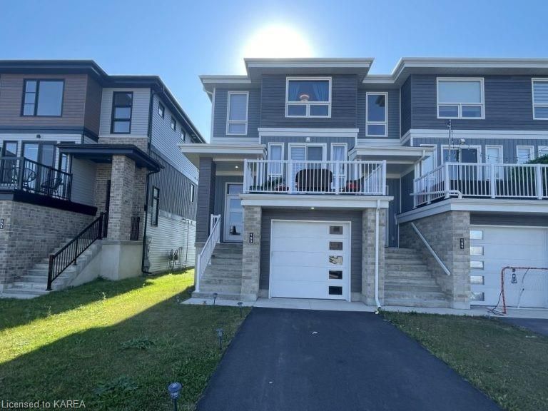 Main Photo: 153 Superior Drive in Amherstview: 54 - Amherstview Row/Townhouse for sale (Loyalist)  : MLS®# 40512951