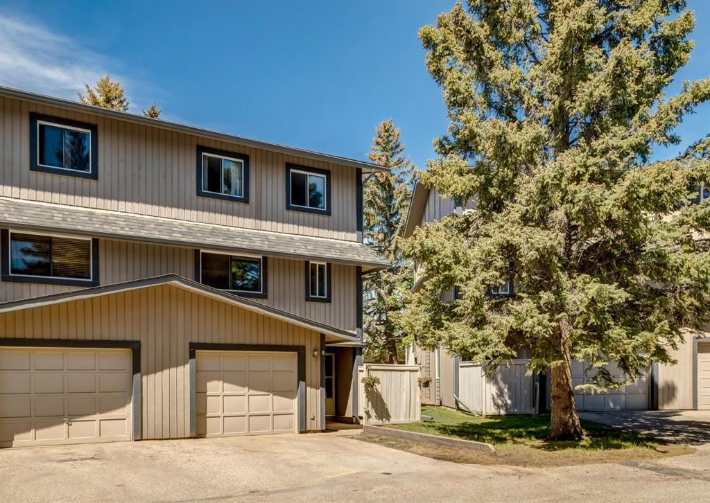 Main Photo: 8 27 Silver Springs Drive NW in Calgary: Silver Springs Row/Townhouse for sale : MLS®# A1226917