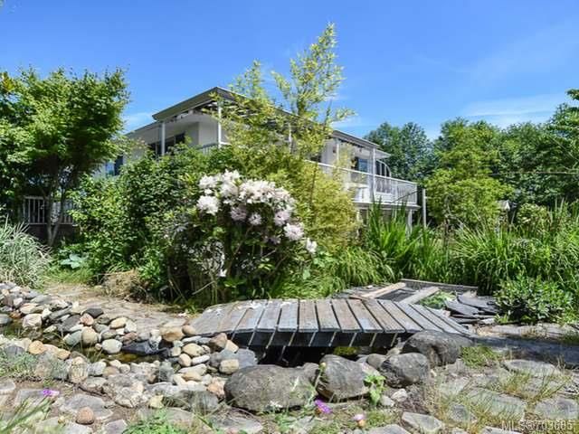 Main Photo: 395 Station Rd in FANNY BAY: CV Union Bay/Fanny Bay House for sale (Comox Valley)  : MLS®# 703685