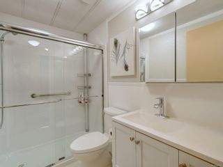 Photo 13: 19 158 Cooper Rd in View Royal: VR Glentana Manufactured Home for sale : MLS®# 883447