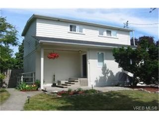 Photo 1: 840 Reed St in VICTORIA: Vi Mayfair Half Duplex for sale (Victoria)  : MLS®# 439261