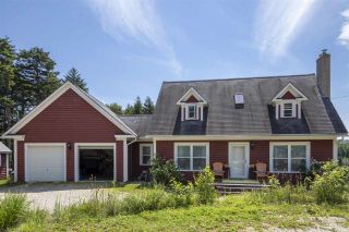 Photo 1: 419 Lakewood Drive in Chester Grant: 405-Lunenburg County Residential for sale (South Shore)  : MLS®# 202015278