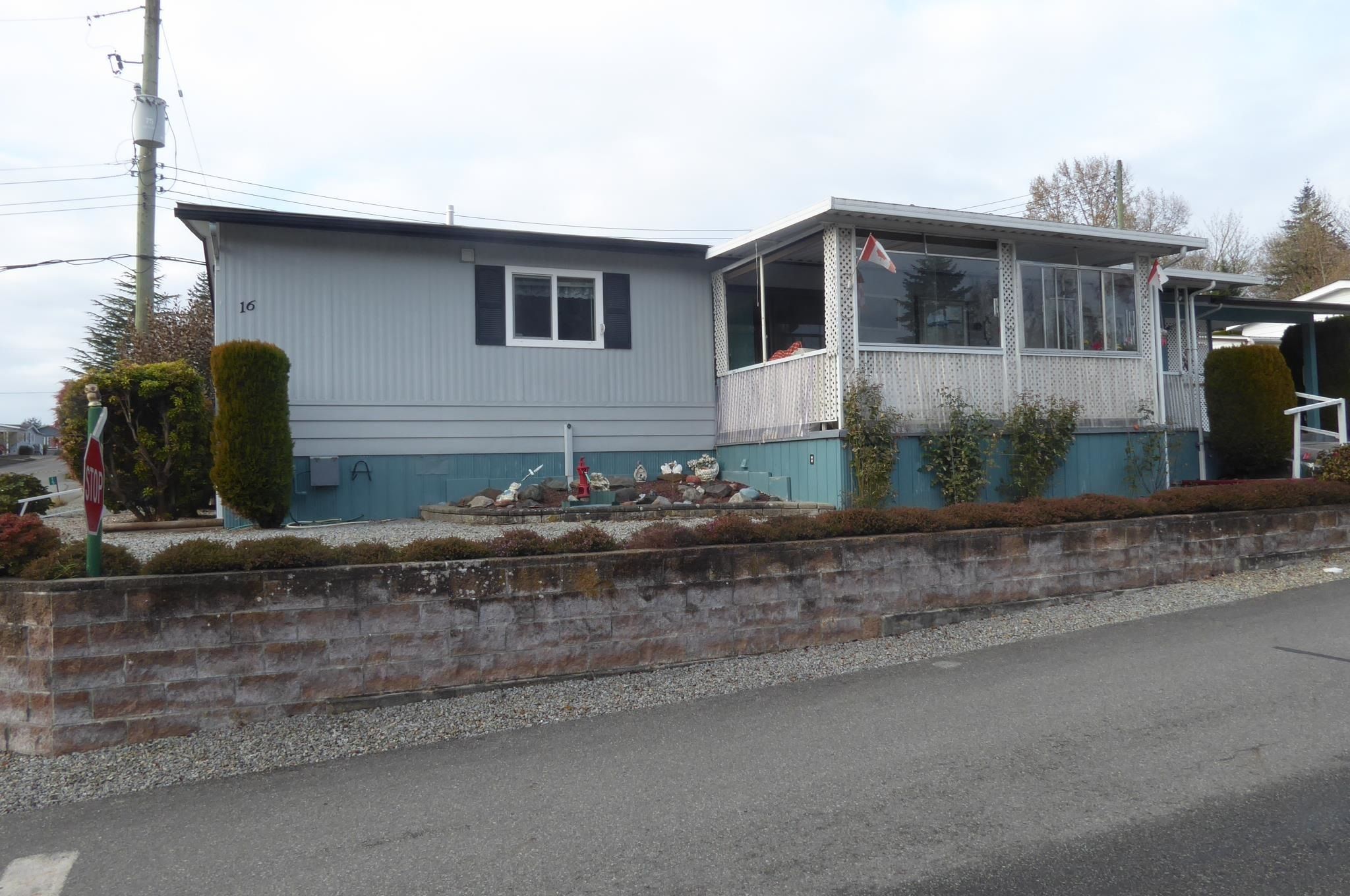 Main Photo: 16 27111 0 Avenue in Langley: Aldergrove Langley Manufactured Home for sale : MLS®# R2739665
