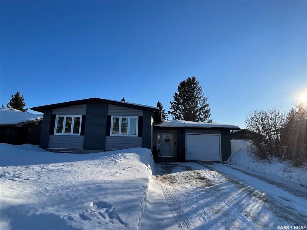 Main Photo: 91 Hillbrooke Drive in Yorkton: South YO Residential for sale : MLS®# SK923211