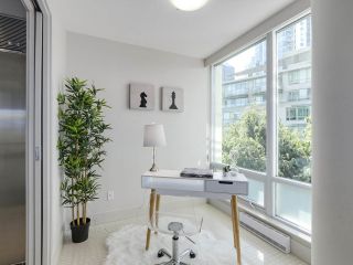 Photo 14: 406 590 NICOLA STREET in Vancouver: Coal Harbour Condo for sale (Vancouver West)  : MLS®# R2302772