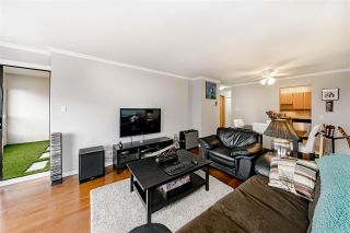 Photo 4: 1104 615 BELMONT STREET in : Uptown NW Condo for sale : MLS®# R2416165