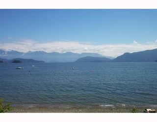Photo 1: 1170 POINT Road in Gibsons: Gibsons &amp; Area House for sale (Sunshine Coast)  : MLS®# V662380