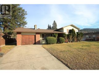 Main Photo: 2554 South Main Street in Penticton: House for sale : MLS®# 10306499