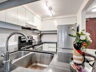 Photo 8: 1007 1238 MELVILLE Street in Vancouver: Coal Harbour Condo for sale (Vancouver West)  : MLS®# R2862163