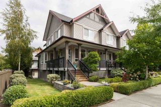 Photo 2: 51 16789 60 Avenue in Surrey: Cloverdale BC Townhouse for sale in "Laredo" (Cloverdale)  : MLS®# R2103108