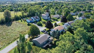 Photo 2: 17 Lakeview Drive in Windsor: Hants County Residential for sale (Annapolis Valley)  : MLS®# 202222900