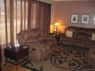 Photo 2: 584 Bronx Avenue in WINNIPEG: East Kildonan Residential for sale (North East Winnipeg)  : MLS®# 1508801