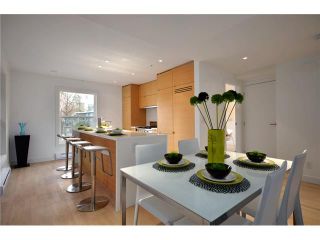 Photo 2: 1556 COMOX Street in Vancouver: West End VW Townhouse for sale in "C & C" (Vancouver West)  : MLS®# V930996