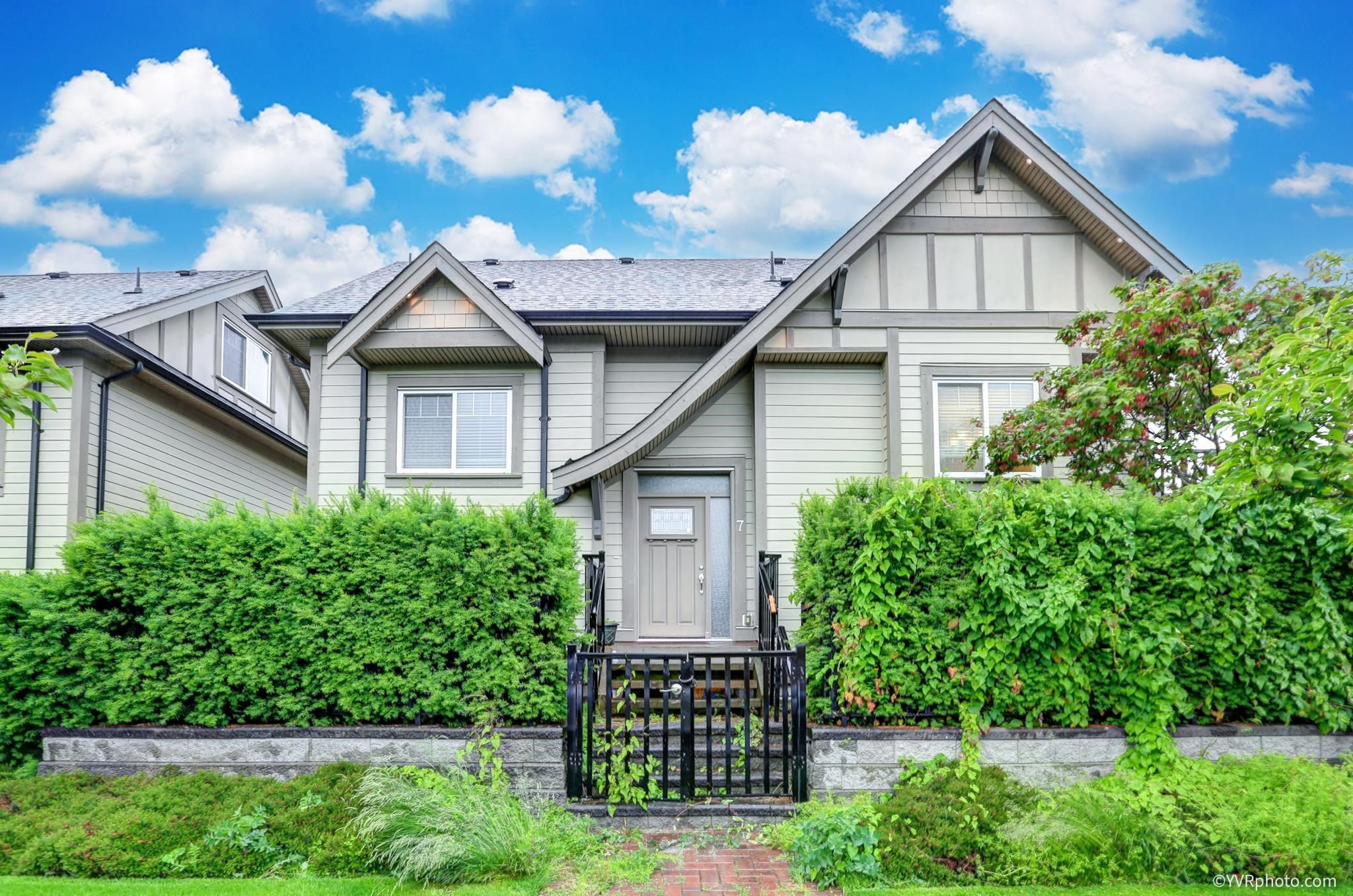 Main Photo: 7 4728 54A Street in Delta: Delta Manor Townhouse for sale (Ladner)  : MLS®# R2699115