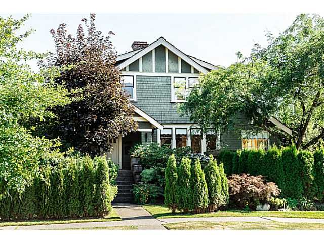 Main Photo: 402 SIXTH Avenue in New Westminster: Queens Park House for sale in "QUEEN'S PARK" : MLS®# V1083749