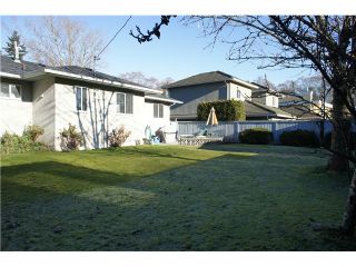 Photo 10: 4376 PINEWOOD Crescent in Burnaby: Garden Village House for sale (Burnaby South)  : MLS®# V1037956