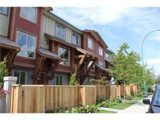 Photo 1: 16 40653 TANTALUS Road in Squamish: Garibaldi Estates Townhouse for sale in "TANTALUS CROSSING TOWNHOMES" : MLS®# V877649