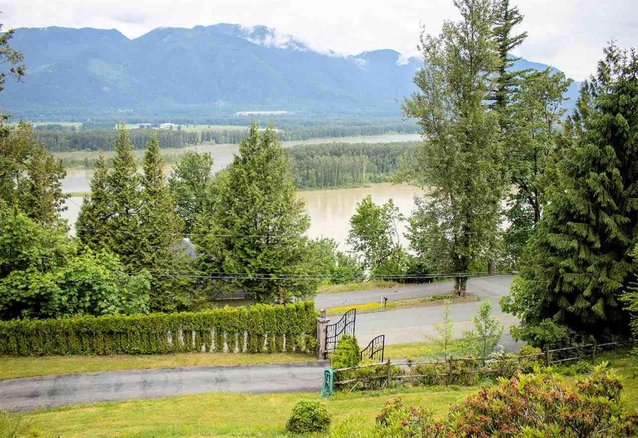 Photo 5: Photos: 43250 OLD ORCHARD Road in Chilliwack: Chilliwack Mountain House for sale : MLS®# R2461438