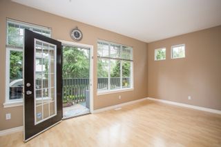 Photo 6: 20 6050 166 Street in Surrey: Cloverdale BC Townhouse for sale in "WESTFIELD" (Cloverdale)  : MLS®# R2385958
