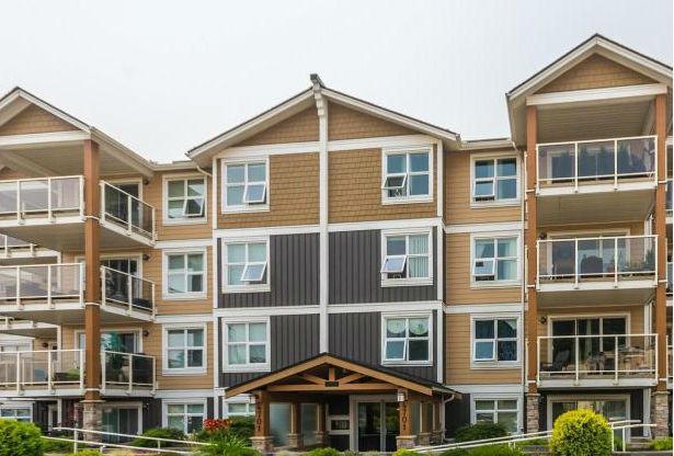 Main Photo: #107 - 4701 Uplands Drive in Nanaimo: Condo for rent
