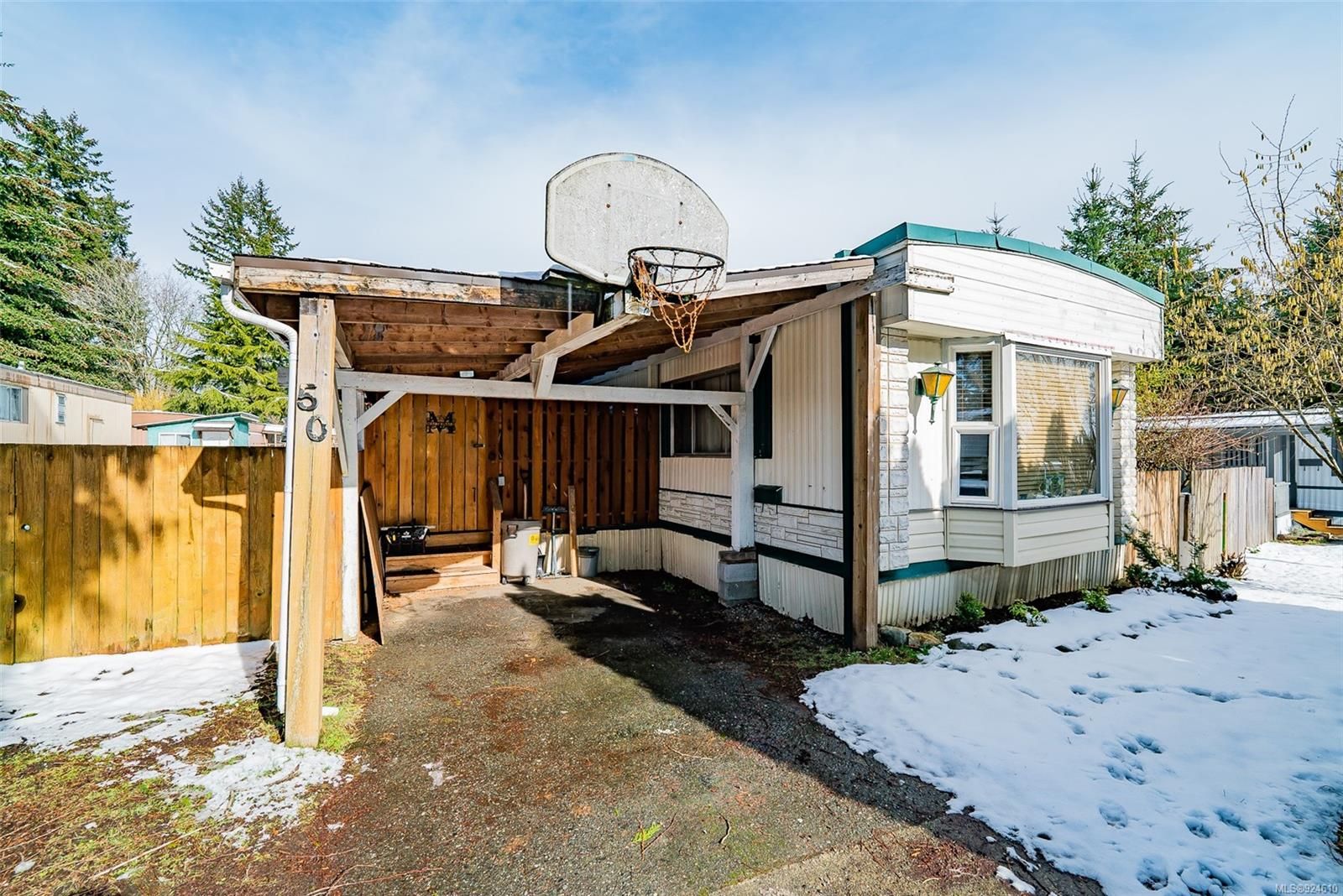 Main Photo: 50 971 Douglas Ave in Nanaimo: Na South Nanaimo Manufactured Home for sale : MLS®# 924610
