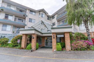 Main Photo: 206 5363 206 Street in Langley: Langley City Condo for sale in "PARKWAY II" : MLS®# R2884604