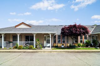 Photo 2: 39 20554 118 Avenue in Maple Ridge: Southwest Maple Ridge Townhouse for sale in "Colonial West" : MLS®# R2697535