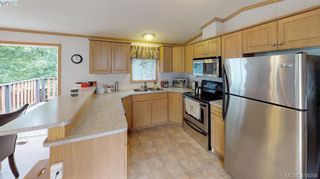 Photo 7: B7-920 Whittaker Road  |  Mobile Home For Sale