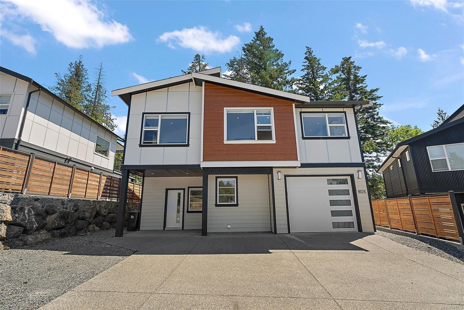 Main Photo: 1026 Golden Spire Cres in Langford: La Olympic View House for sale : MLS®# 941329