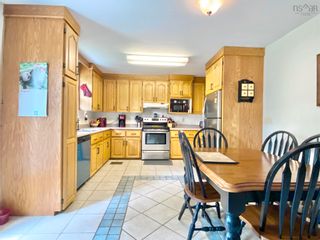 Photo 4: 2772 Poplar Drive in Coldbrook: 404-Kings County Residential for sale (Annapolis Valley)  : MLS®# 202120373
