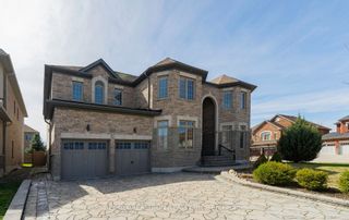 Photo 1: 61 Stratheden Lane in Vaughan: Patterson House (2-Storey) for sale : MLS®# N8241472