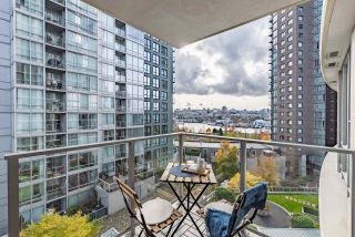 Photo 4: 708 550 PACIFIC Street in Vancouver: Yaletown Condo for sale (Vancouver West)  : MLS®# R2253801