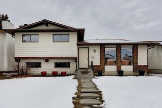 Photo 1: 36 Woodbrook Way SW in Calgary: Woodbine Detached for sale : MLS®# A2012960
