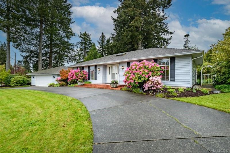 FEATURED LISTING: 1859 Queens Ave Comox
