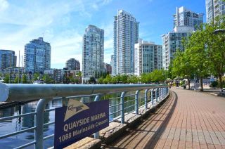 Photo 14: 42 1088 MARINASIDE Crescent in Vancouver: Yaletown Condo for sale in "QUAYSIDE MARINA" (Vancouver West)  : MLS®# R2376189