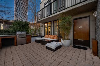 Photo 4: 595 BEACH Crescent in Vancouver: Yaletown Townhouse for sale in "Two Parkwest" (Vancouver West)  : MLS®# R2884155