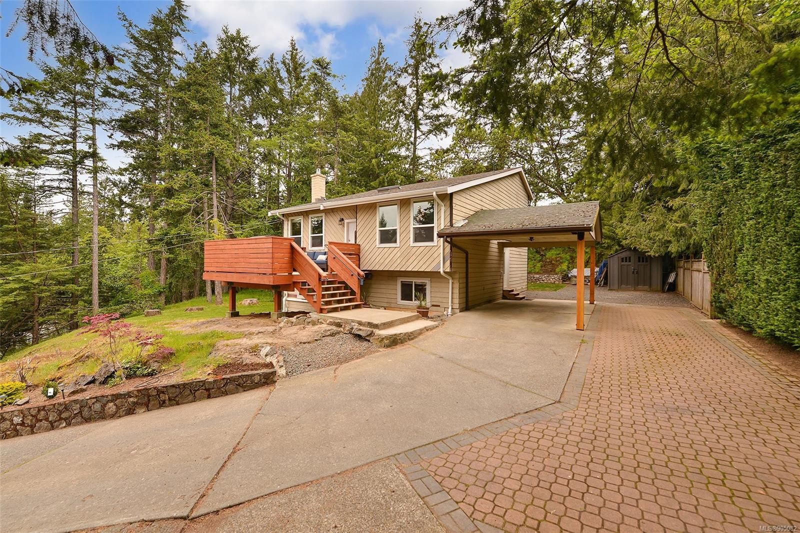 Main Photo: 3432 Fulton Rd in Colwood: Co Triangle House for sale : MLS®# 905082
