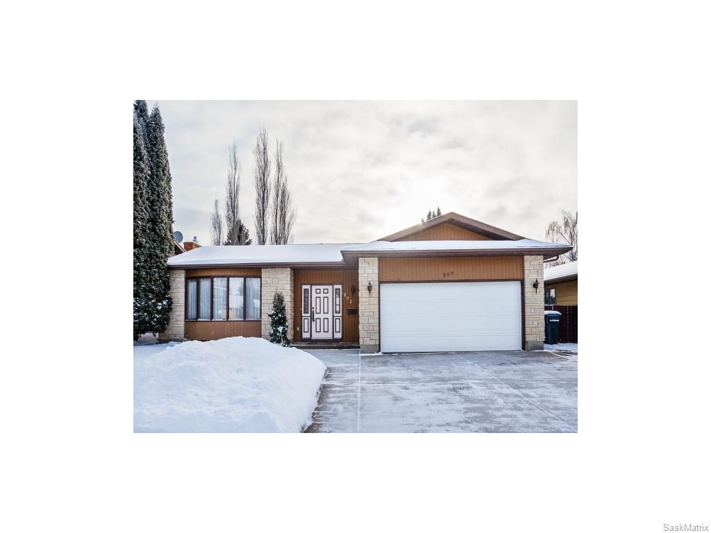 Main Photo: 202 Coldspring Crescent in Saskatoon: Lakeview Single Family Dwelling for sale (Saskatoon Area 01)  : MLS®# 598356