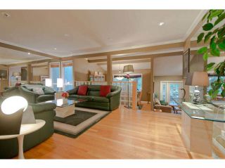 Photo 2: 1743 RUFUS Drive in North Vancouver: Westlynn Townhouse for sale in "Concorde Place" : MLS®# V1045304
